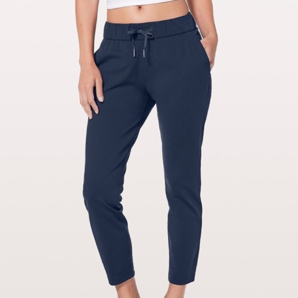 LULULEMON ON THE FLY PANT MIDNIGHT BLUE